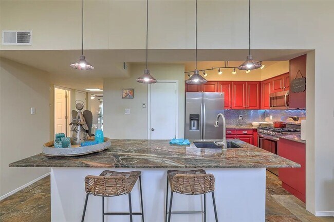 Foto del edificio - Midtown Santa Fe 3 Bed, 2 Bath, 2 Car Garage and EV Charger