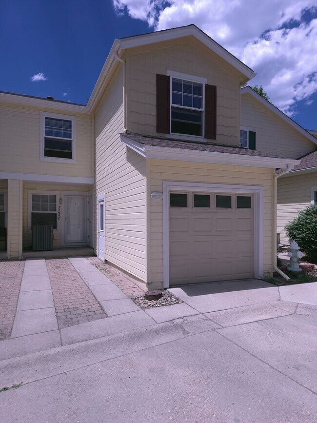 Building Photo - Available Now. Wellman Creek Condo
