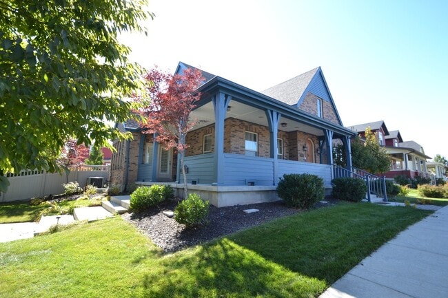 Foto del edificio - Stunning 6 bedroom 3 bathroom home in Daybreak South Jordan!!!