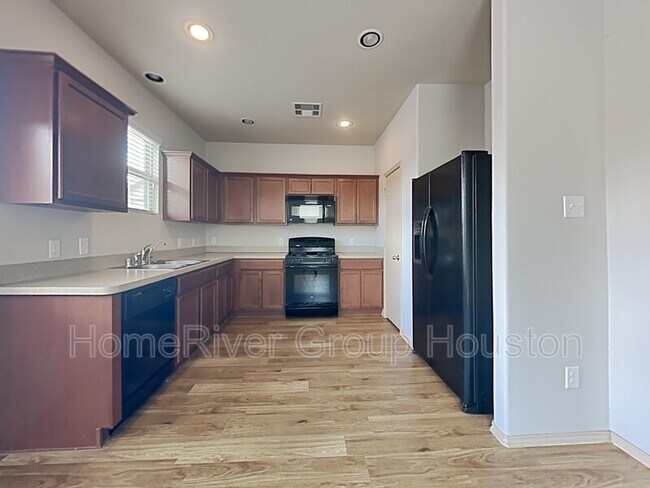 Foto del edificio - 9914 Sterling Pl Dr