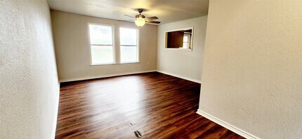 136 W Marion St