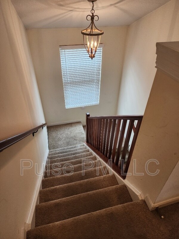 Building Photo - 778 Flint Ridge