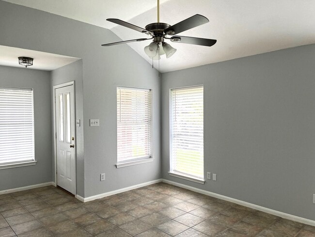 Building Photo - 4219 Hermitage Hollow Ln