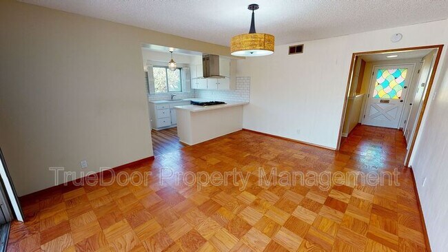 Foto del edificio - 13531 Springdale St