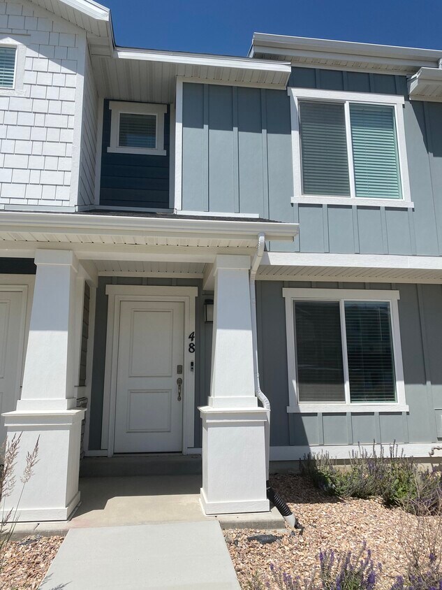 48 N Heading Row, Saratoga Springs, UT 84045 Townhome Rentals in