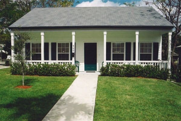 Building Photo - 819 N Sapodilla Ave