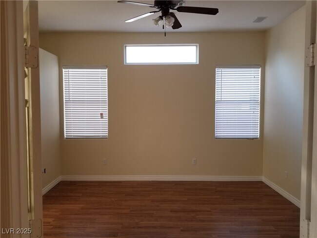 Foto del edificio - 3305 Tuscany Village Dr