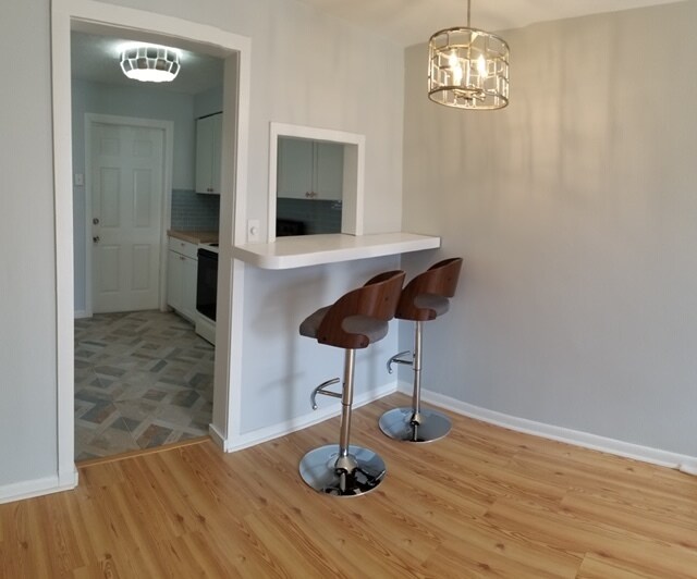 Cute kitchen bar top - 27 NW 14th Ave