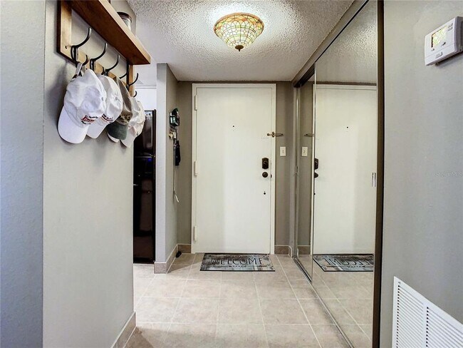 Foto del edificio - 632 Edgewater Dr