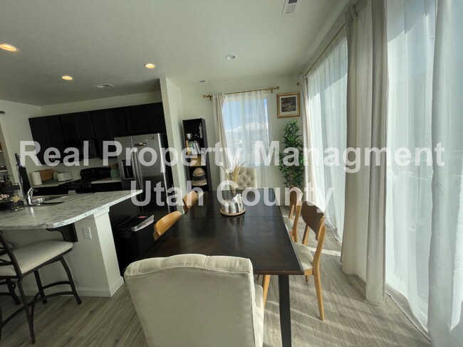 Building Photo - Half off first months rent!! New reduced p...