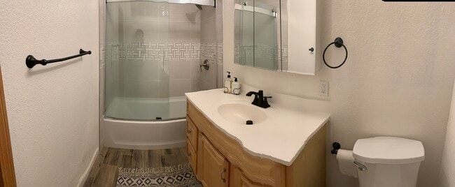 Photo - 505 Durham Rd House