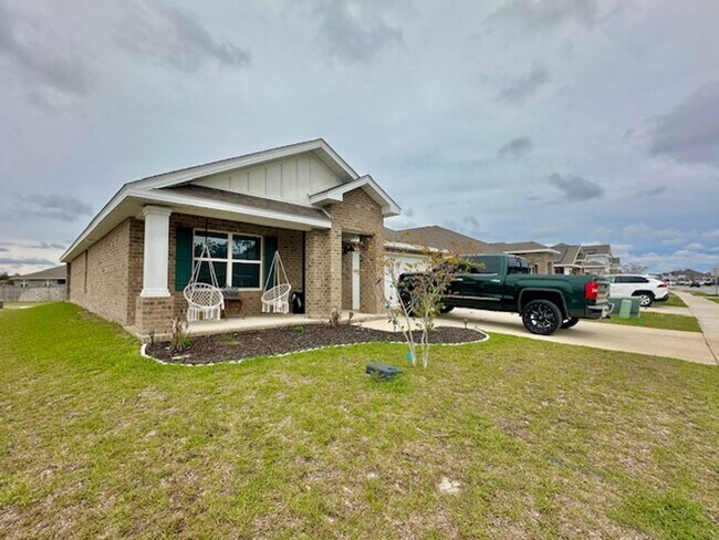 Building Photo - 4 Bedroom 2 Bathroom 2 Car Garage House Fo...