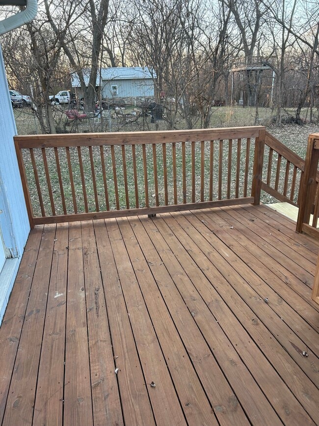 Foto del edificio - 707 Riess Ln