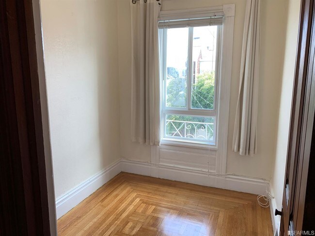 Foto del edificio - 2064 McAllister St