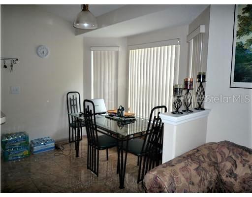 Foto del edificio - 8000 Aspencrest Ct