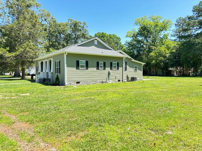 Building Photo - 408 Branch Street
