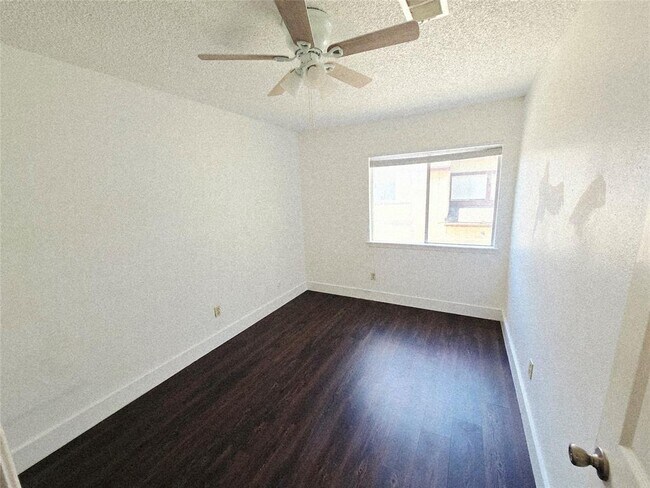 Building Photo - 12625 Newbrook Dr