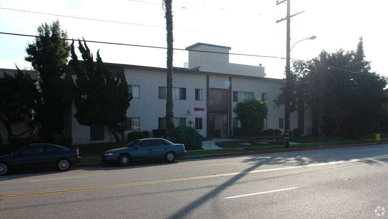 Building Photo - 2126 W 182nd St