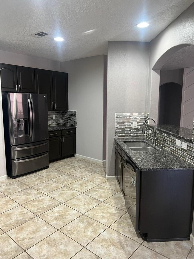 Building Photo - 2227 Montevine Ct SE
