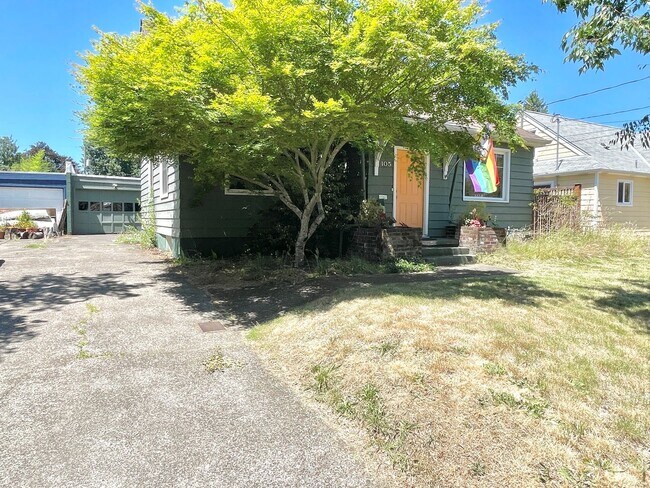 Building Photo - Charming Montavilla bungalow, 3 bed, 2 bat...