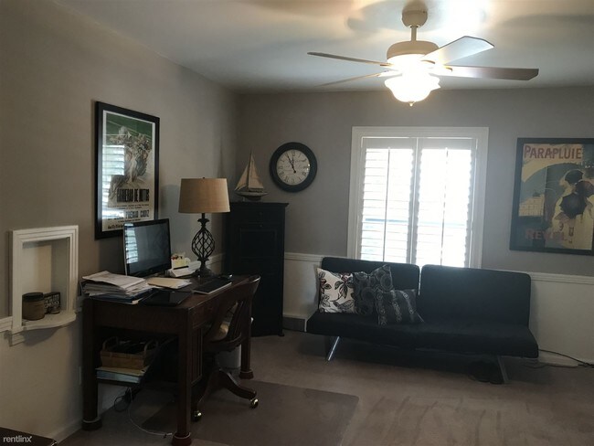 Building Photo - 3 br, 1.5 bath House - 5622 E Douglas Ave ...