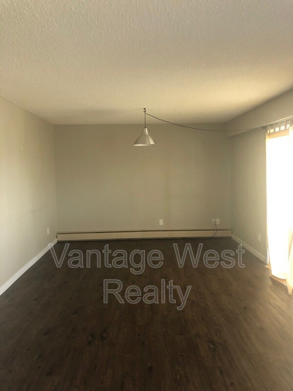 Photo du bâtiment - 235 Husch Rd