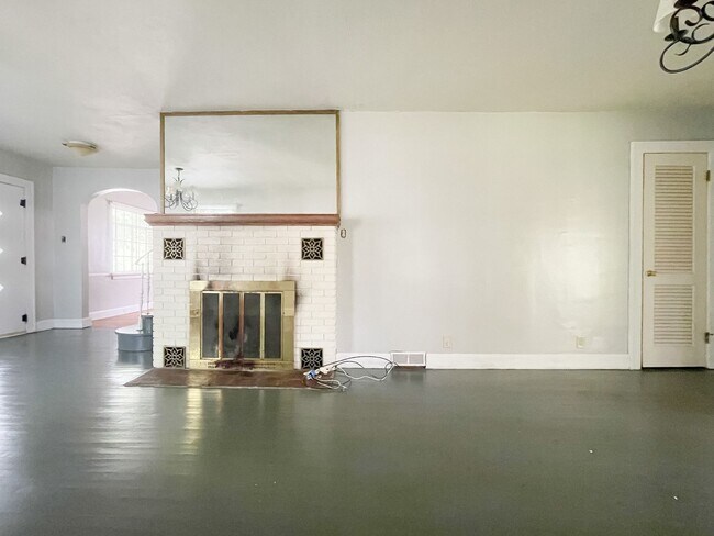 Foto del edificio - Attached Garage