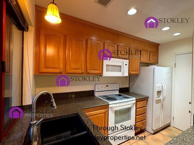 Foto del edificio - Stokley Properties Presents 2340 Westclffe Lane #G in Walnut Creek!