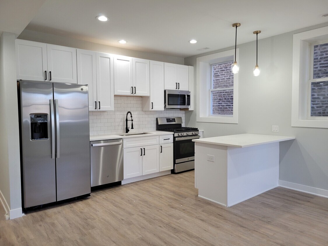 Foto principal - 6647 S St Lawrence Ave
