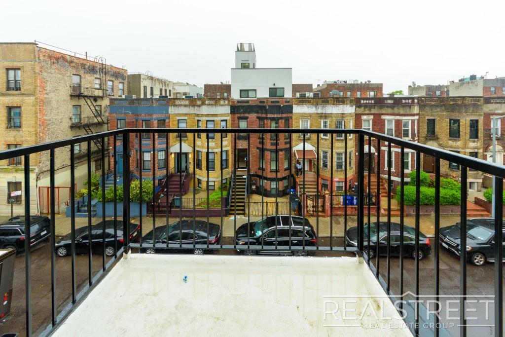 Building Photo - New 1 Bedroom with Private Balcony, In-Uni...
