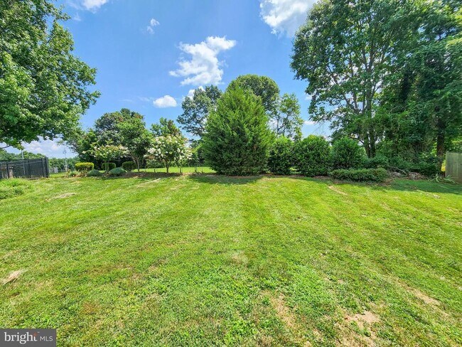 Building Photo - 1603 Mary Ellen Ct