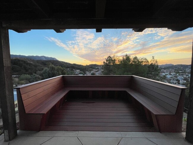 Foto del edificio - 2735 Kelly Knoll Ln