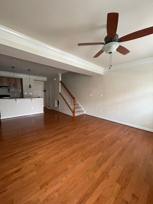 Foto del edificio - SPACIOUS 2 LEVEL CONDO IN GAITHERSBURG