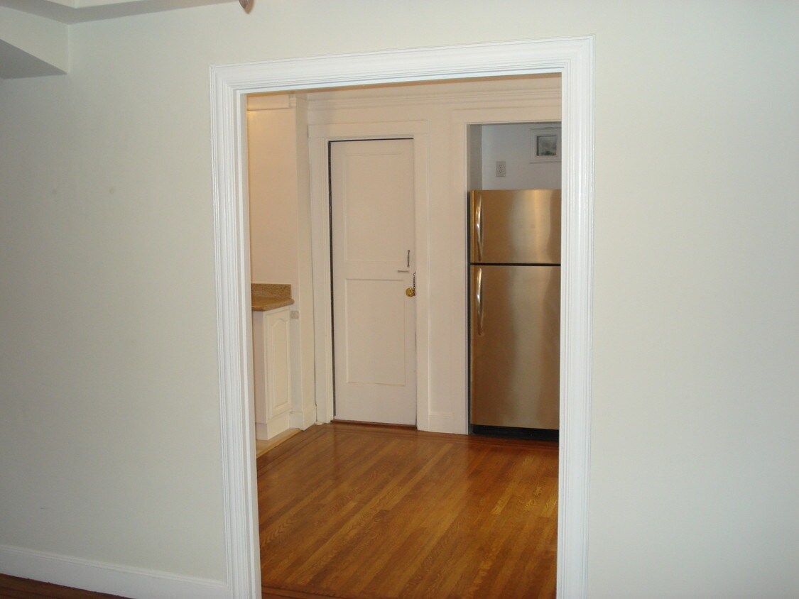 Primary Photo - 1830 Clay St