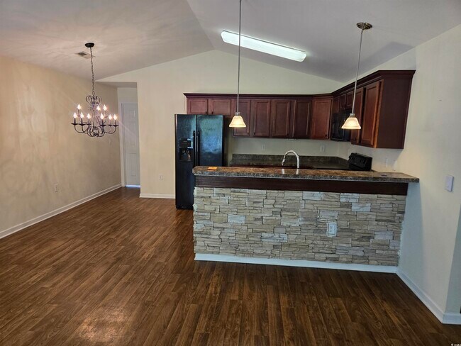 Foto del edificio - 1245 Pine Ridge St