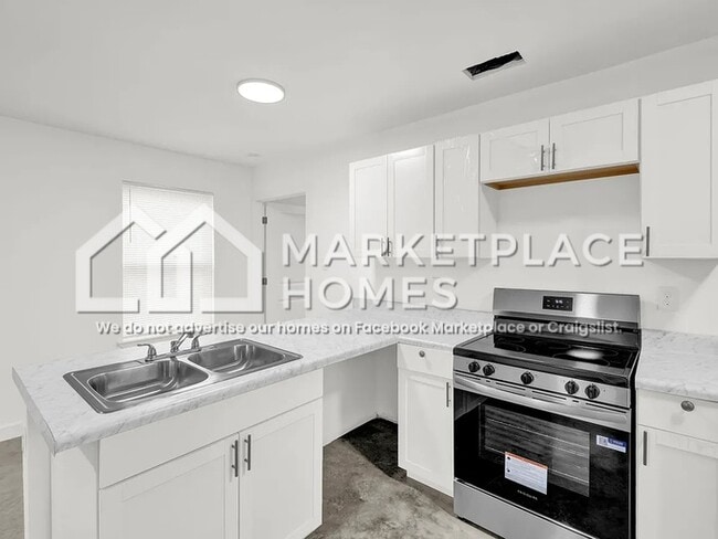 Building Photo - 3534 Christine Rd