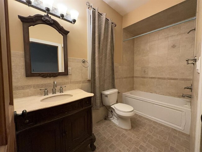 Building Photo - 45A Van Reypen St