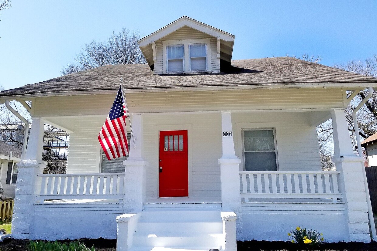 Primary Photo - Beautiful 4 Bed/2 Bath Home - Close to MSU