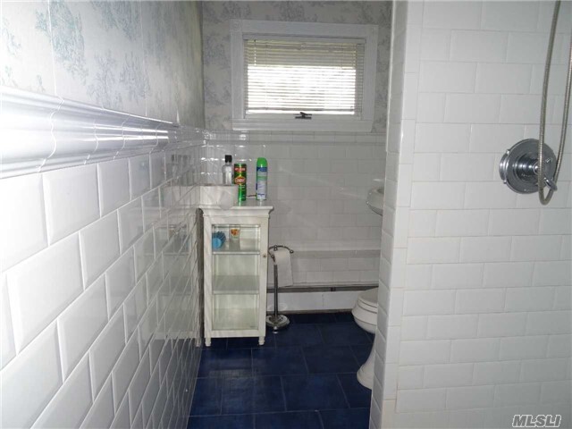 Building Photo - 245 Beachview St