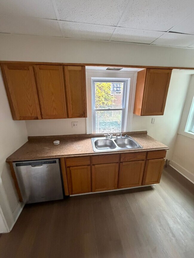 Foto del edificio - 3242-3242 Sycamore Rd