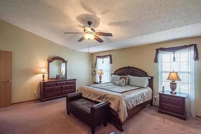 Foto del edificio - 7855 Fairfax Loop Dr
