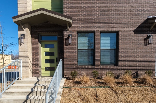 Photo - 303 Park St Townhome