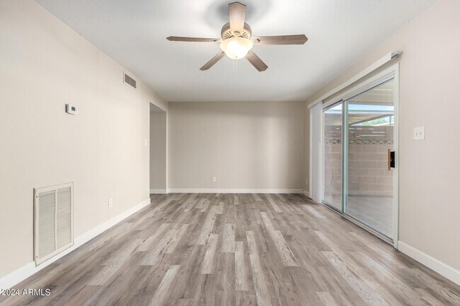 Foto del edificio - 8434 E Montebello Ave