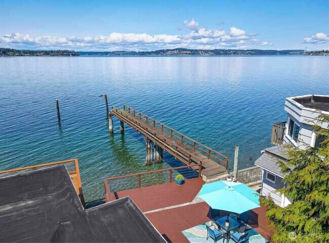 Foto del edificio - 4226 Sunset Beach Rd W