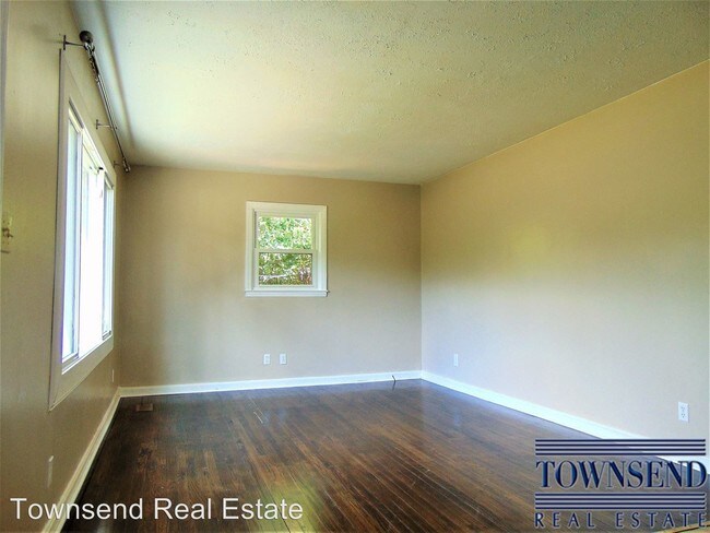 Foto del edificio - 3 br, 1 bath House - 2617 Wingate Rd.