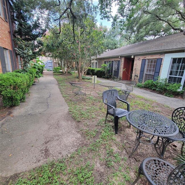 Building Photo - 5212 Arboles Dr