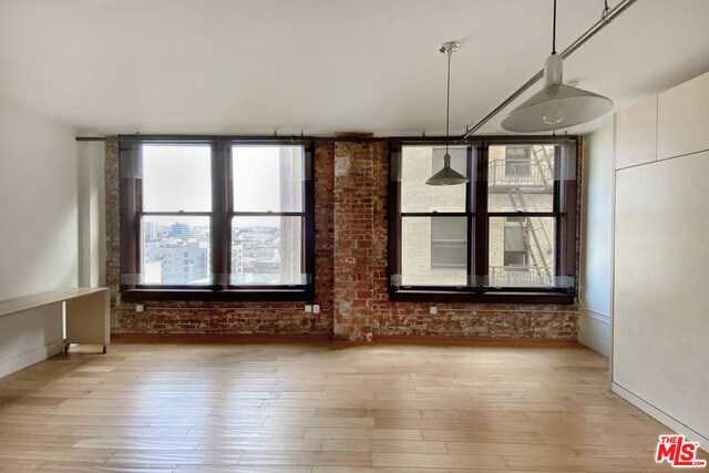 Foto del edificio - 460 S Spring St