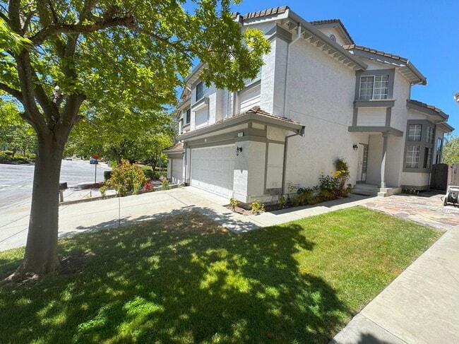 Building Photo - 122 Lynx Ct