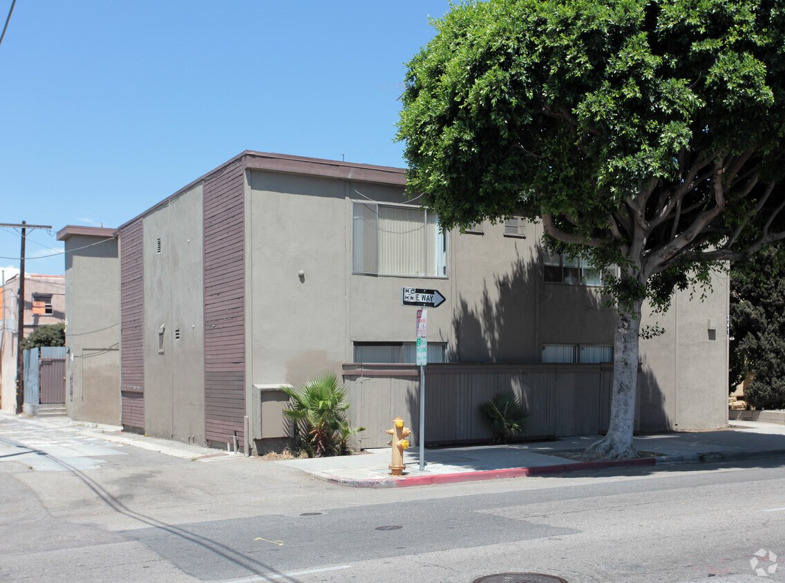 Foto principal - 341 E 6th St