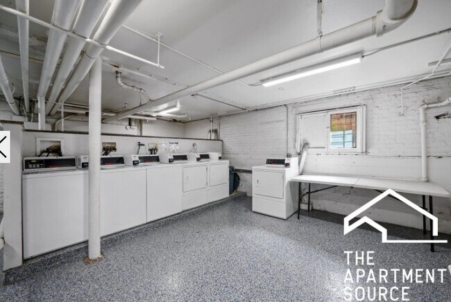 Foto del edificio - 2649 N Spaulding Ave
